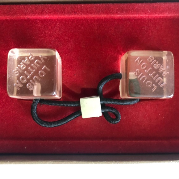 Louis Vuitton cube hair the - Picture 6 of 6